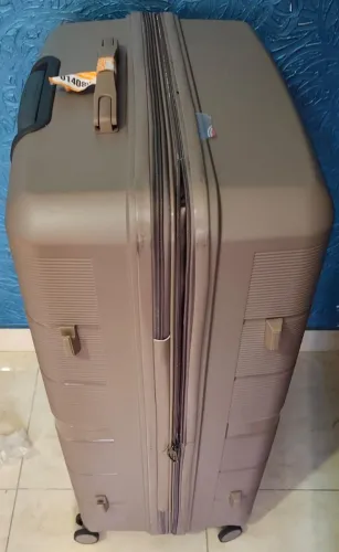 Mala de viagem 32 kg com extensor de zíper é maior de todas