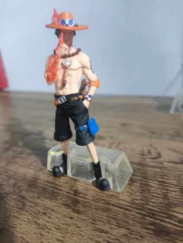boneco Portgas.D.Ace salvat