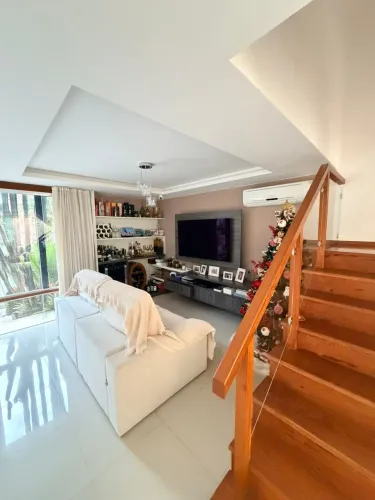 Casa de Alto Padrão em Condomínio Fechado com Área Gourmet no Cônego - Nova Friburgo