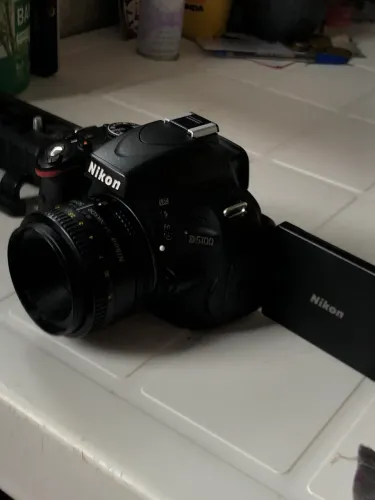 Vendo câmera Nikon D5100