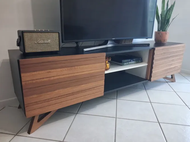 RACK DE TV PRETO MODERNO VINTAGE RETRÔ COM 2 PORTAS MADEIRA FREDDIE 180x43,6x48,5 CM