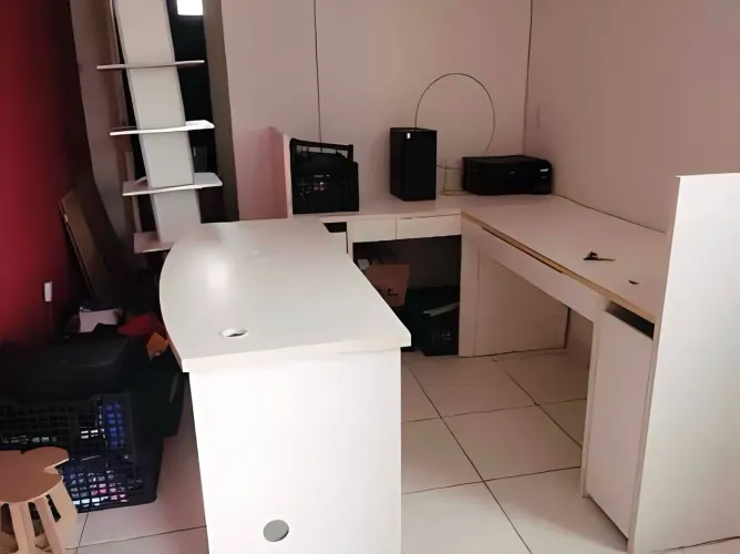 Vendo 3 Mesas Brancas - Ideal para Loja ou Escritório