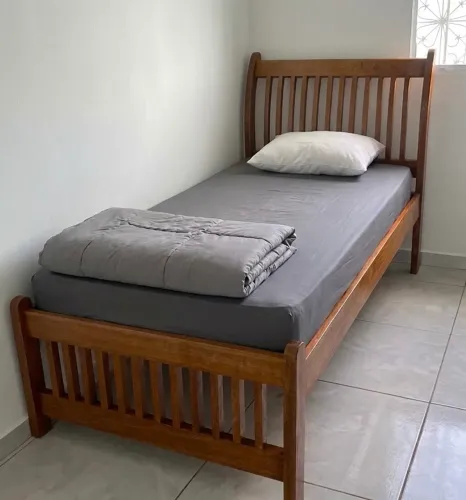 Cama Solteirão em Madeira Nobre (Angelim) + Colchão Novo Lacrado!