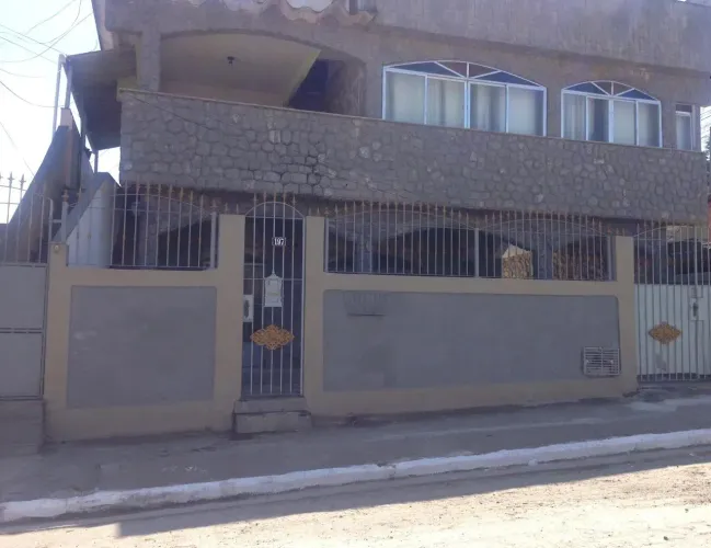 D05-Rocha-São Gonçalo-Casa sobrado ampla,3 qts c/1ste,varanda, 2 vagas,aceita financiament
