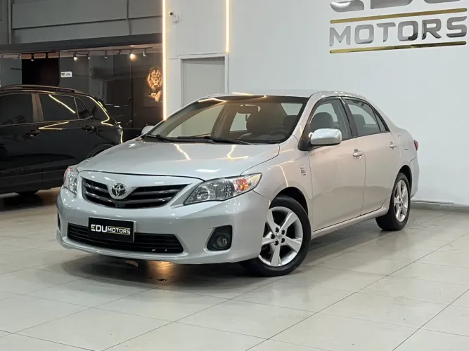 Toyota Corolla GLI 1.8 Flex 16V Mec. 2012