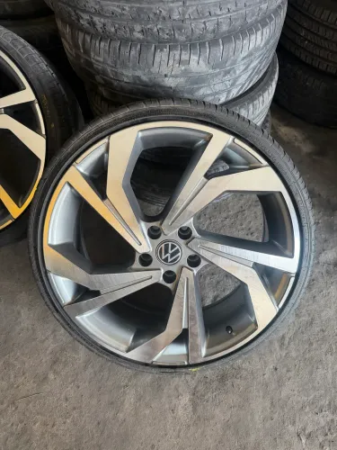 Vende-se jogo de roda aro 20 5x112 modelo Jetta gli