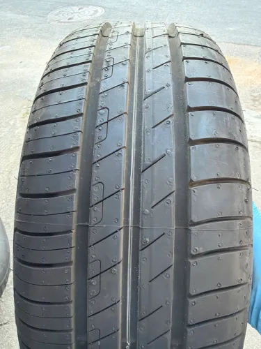 Pneu aro 15 Goodyear efficientgrip 195/55/15 novo
