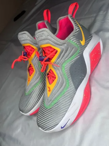 Basqueteira Nike Lebron Soldier 14