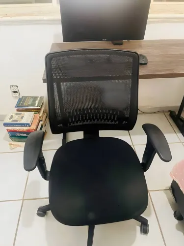 Cadeira uni all black de 1125 no site , compre a 5 meses atras aberto a negociação