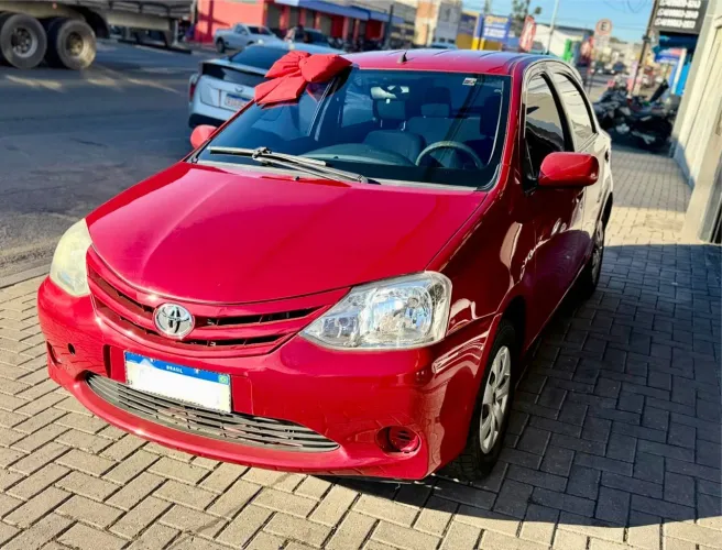 Toyota Etios XS 1.3 Flex 16V 5P Mec. 2013