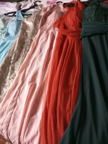 Vestidos longos de festa.
