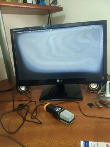 Monitor LG Flatron 20 polegadas(leia)