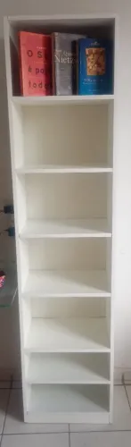 Estante multiuso com 1,80 A, feita com MDF de 15mm, muito resistente e conservada.
