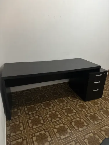 Escrivaninha 1,80 com gaveta