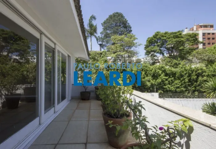 CASA EM CONDOMÍNIO - REAL PARQUE - SP