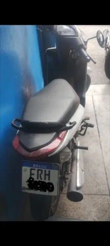 Vendo Honda Biz 125 completo, veículo de leilão.