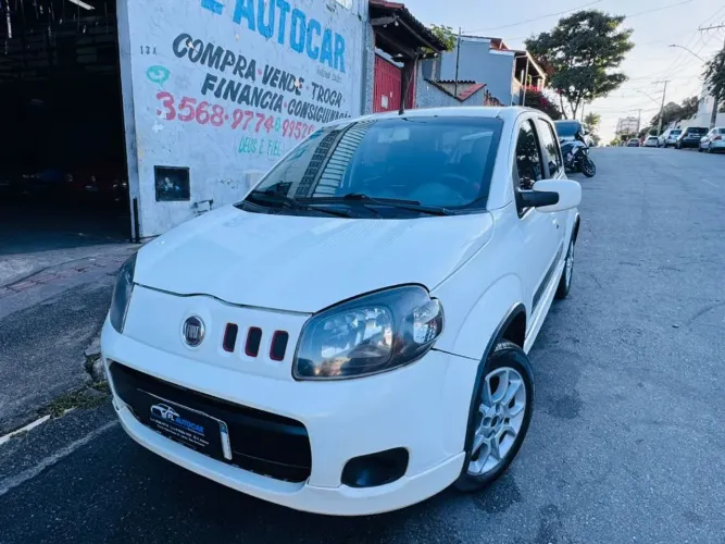 Fiat Uno Sporting 1.4 EVO Fire Flex 8V 4P 2013