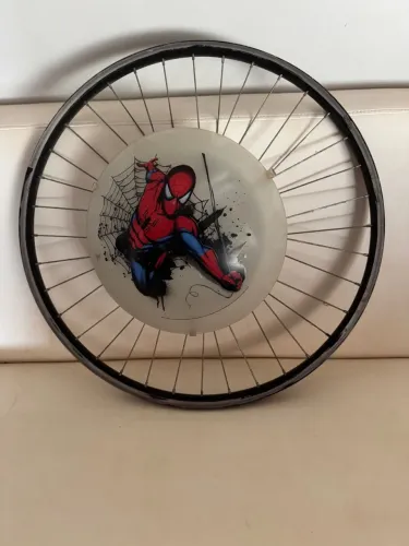 Lustre homem aranha aro de bicicleta artesanal