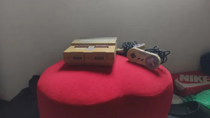 Super Nintendo clássico + 2 controles + 9 cartuchos