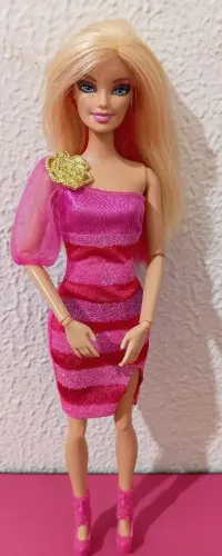 Boneca Barbie fashionitas Pink