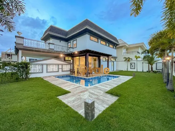 Casa à venda 4 quartos Jardim do Golfe de esquina