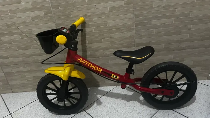 Bicicleta de equilíbrio aro 12 nova