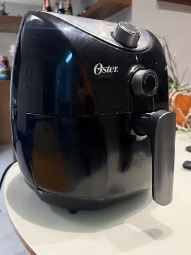 Airfryer Oster 220V em excelente estado de conservação.