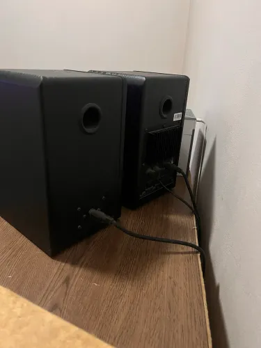 Caixa De Som Microlab B77 Monitor De Audio 2.0 64w Rms Total Preto 127/220v