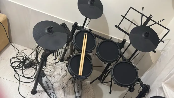 Bateria Alesis Nitro