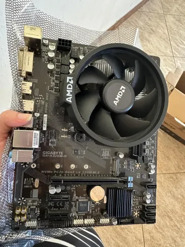 Placa mãe gigabyte A320m-h com processador Ryzen 5 3600