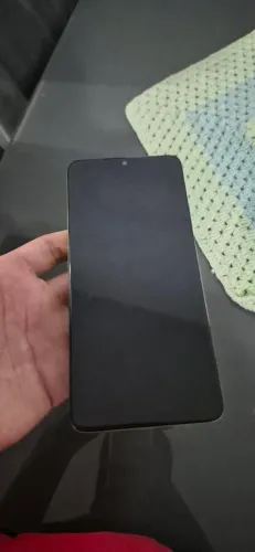 Vendo moto g06 semi novo na caixa com duas capas e uma película com tudo