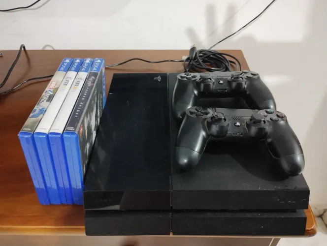 PES 4 500GB 2 controles + jogos 