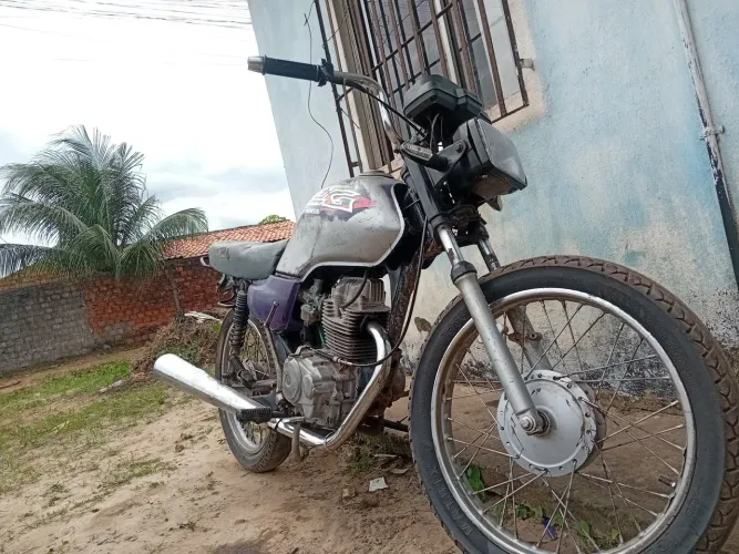 Vende se uma titan 125 99