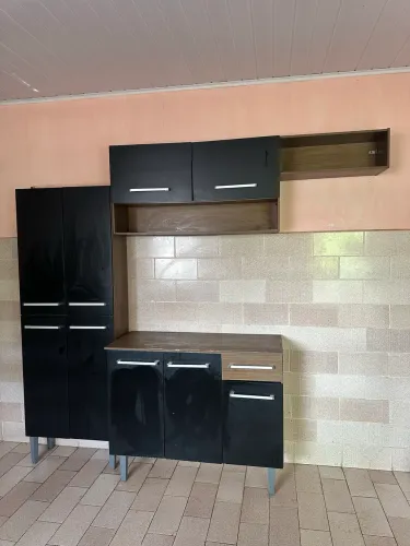 Armário de Cozinha Completo Preto com Amadeirado - Bom Estado