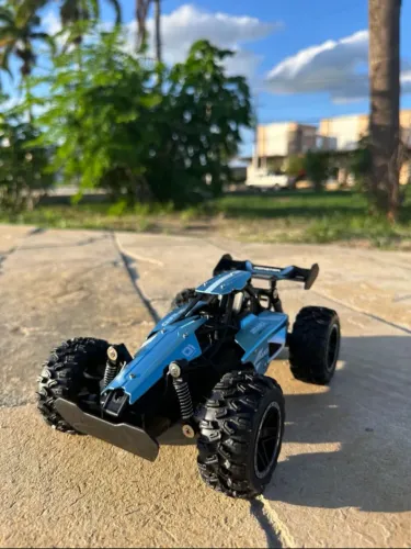 Carrinho Controle Remoto Off Road RC 2.4GHz com Luz LED - Alta Velocidade