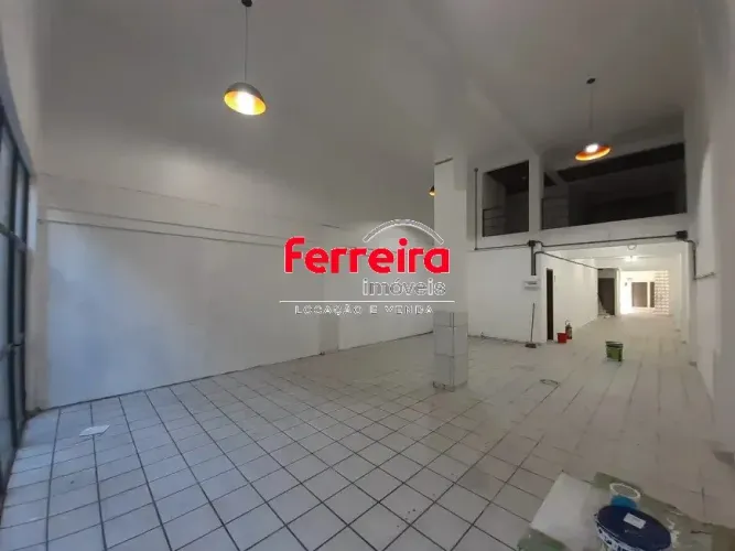 Ponto Comercial/Loja para Alugar no Bairro Partenon com 250 m² de Área Útil