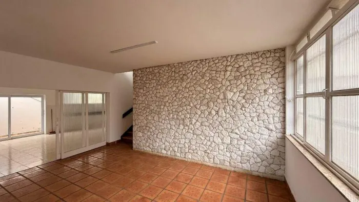 Casa Comercial para Alugar em Piracicaba (SP) | 6 Quartos, 2 Suítes e 7 Vagas