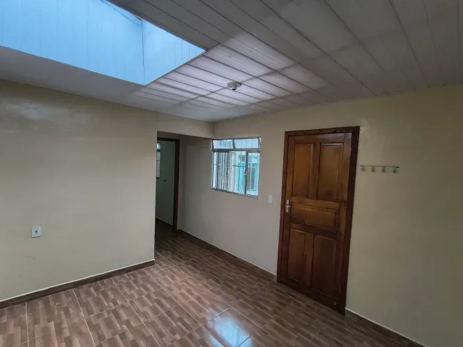 CASA 2 PEÇAS E BANHEIRO