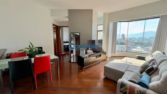 Apartamento com 02 dormitórios e 01 vaga no Pantanal.