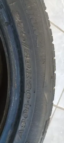 Pneus 275 40 20
