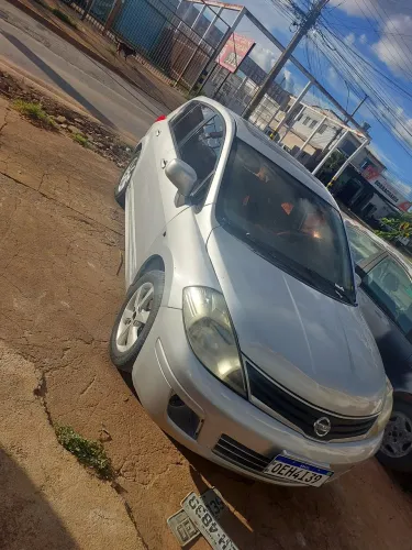 Nissan Tiida SL 1.8/1.8 Flex 16V Mec. 2012