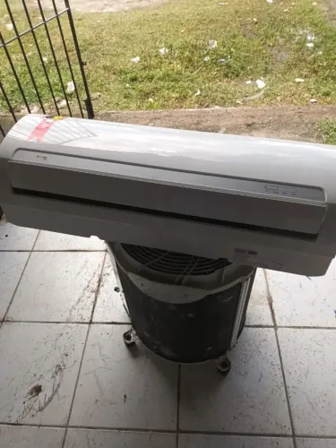 12000 BTUs Midea 