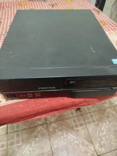 Gabinete com Windows 10 e SSD