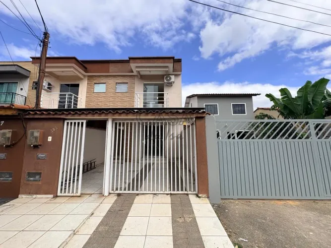 Casa Duplex com 3 quartos, para locação na Morada da Montanha, em Resende