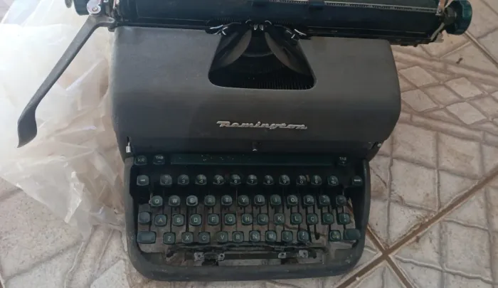 Máquina de Escrever Remington 17/Quiet-Riter