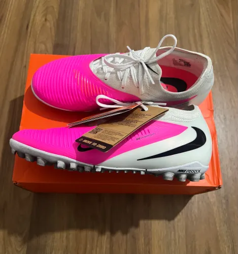 Chuteira Nike Phantom 6 Low Pro TF