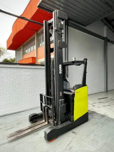 EMPILHADEIRA CLARK SRX16 2016