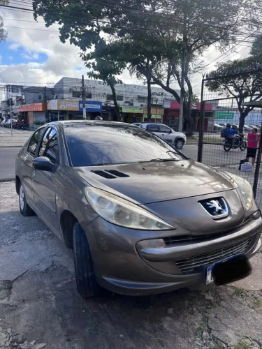 Peugeot 207 Sedan Passion XR 1.4 Flex 8V 4P 2013