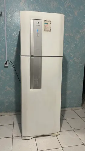 Geladeira Electrolux SemiNova | Entrego | Aceito Cartão