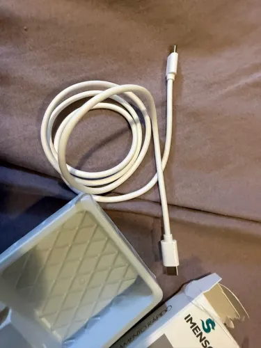 Vendo cabo de carregador USB-C para USB-C